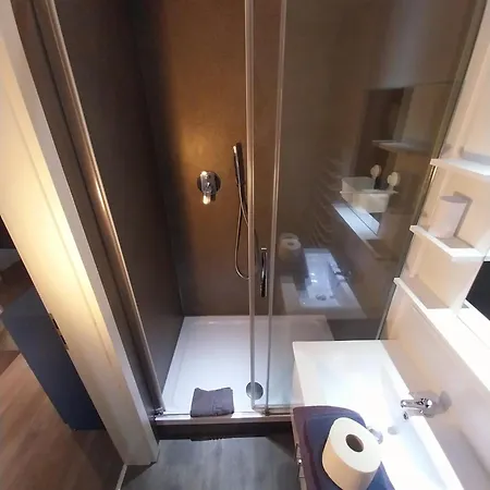 Einzelzimmer Mit Bad Hg 3 * Zwickau