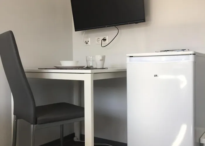 Einzelzimmer Mit Bad Hg 3 * Zwickau