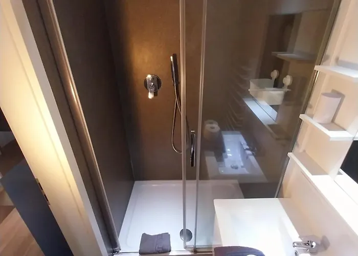 Einzelzimmer Mit Bad Hg 3 * Zwickau